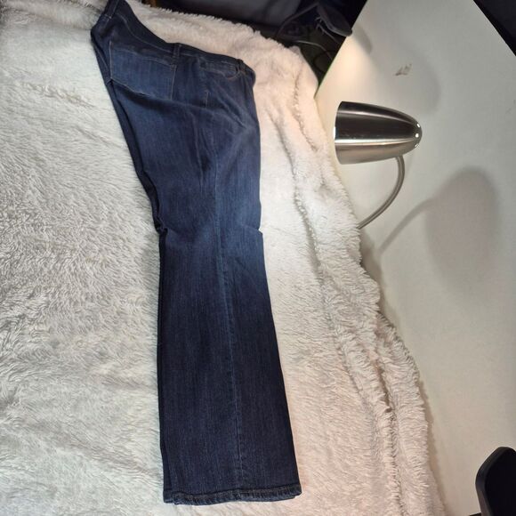 NWOT Ann Taylor The Slim Curvy Fit Dark Wash Jeans Womens Size 16. - Picture 9 of 10